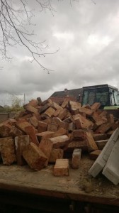 mursten traktor hus vogn