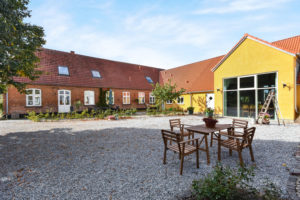 gårdsplads, Sæd